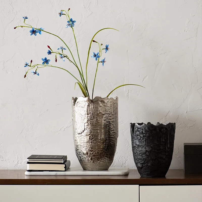 European retro nostalgic aluminum irregular special-shaped vase hammer pattern flower arrangement flower arrangement villa