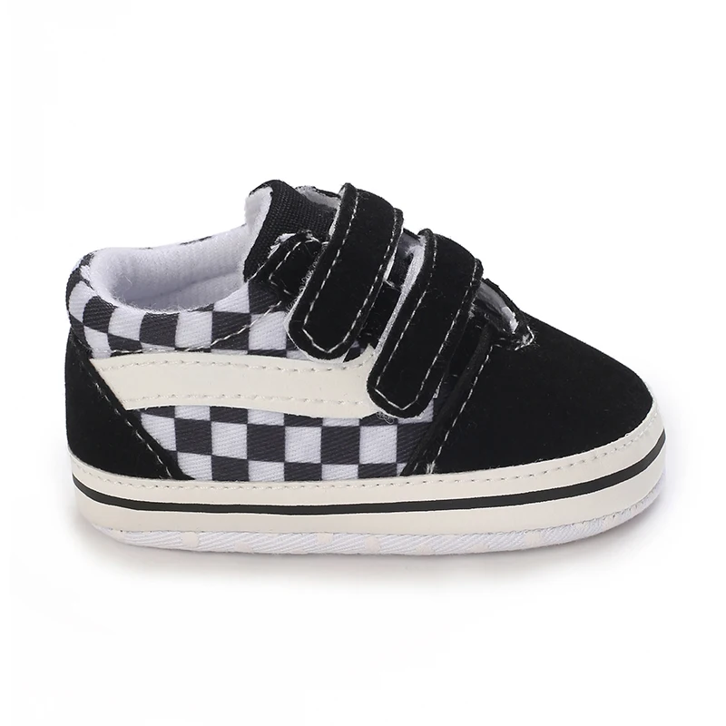 0-18M ผ้าใบคลาสสิกกีฬารองเท้าสำหรับชายและหญิงผ้าใบด้านล่างกันลื่นรองเท้ากีฬาลำลองสำหรับการเรียนรู้รองเท้าเดิน