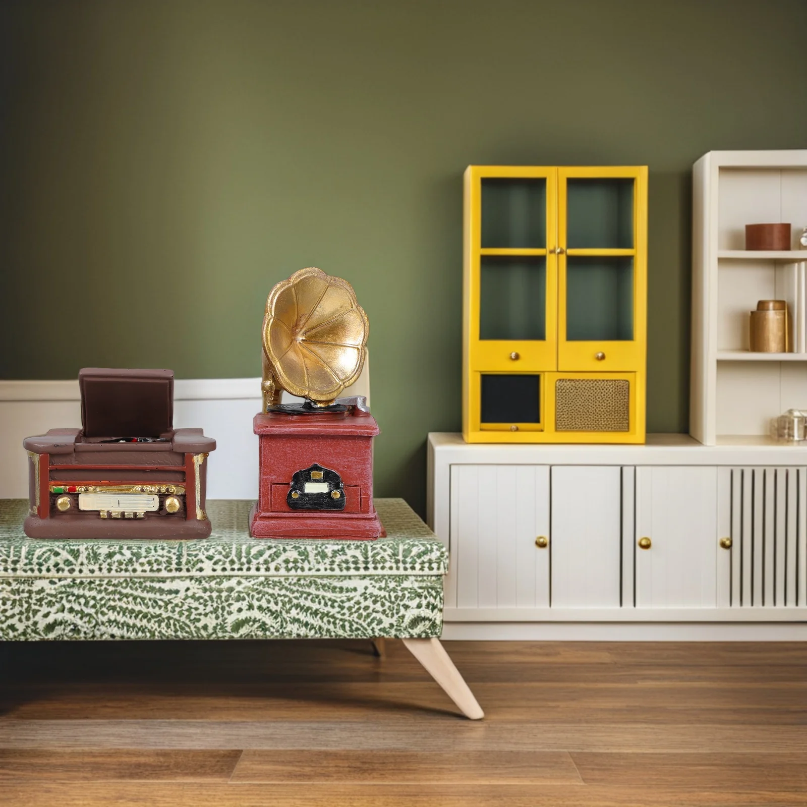 

2Pcs Miniature Vintage Phonograph Resin Ornament Retro Gramophone Sculpture Home Decoration Dollhouse Accessories