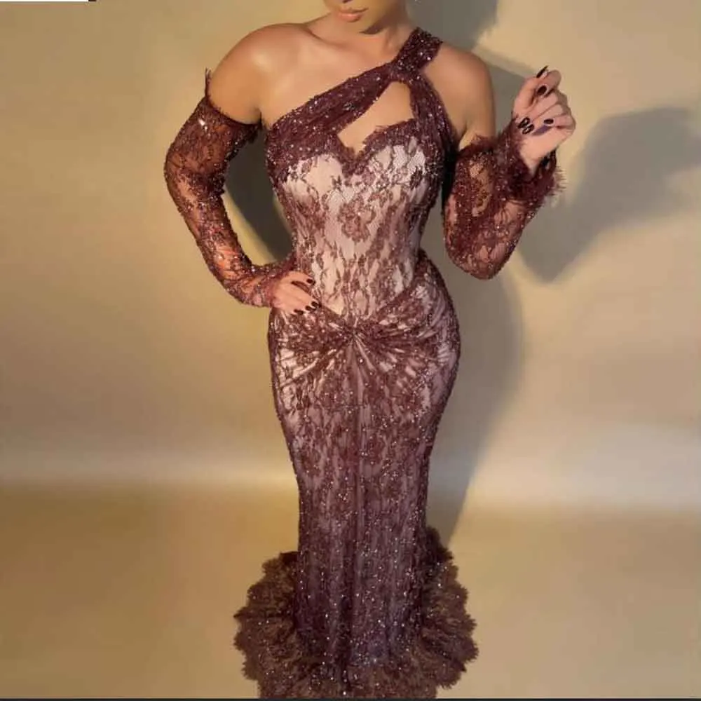Maßgeschneiderte drapierte, weiche Abendkleider, einschultriges Spitzenkleid für besondere Anlässe mit abnehmbaren Ärmeln, langes Burgunderkleid