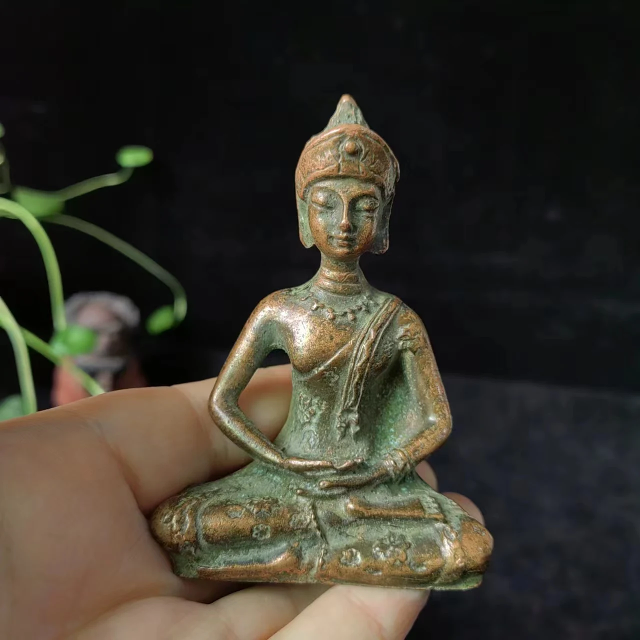 Old buddha statue Nepal Antique vintage,Tibet meditation Buddha Bronze statue Guanyin of Nepal Copper Wealth Amitabha Goddess