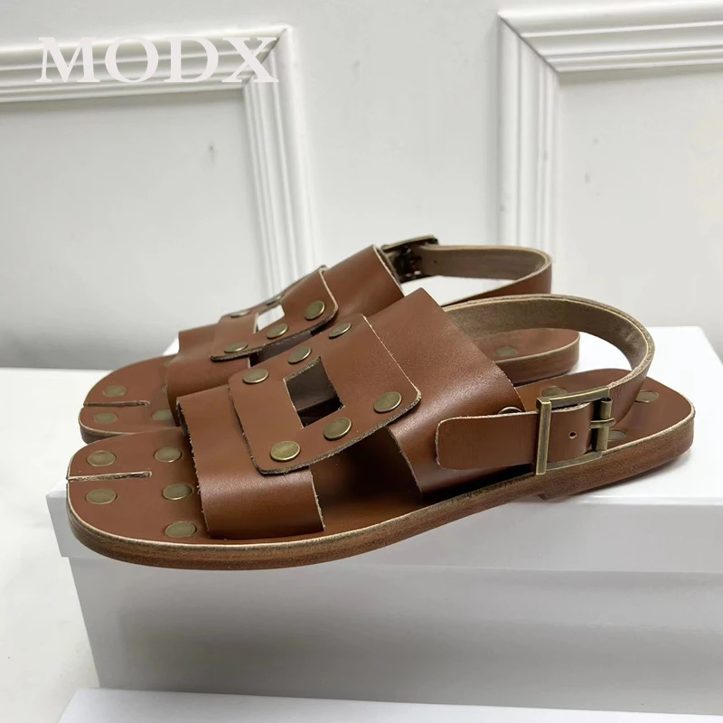 Summer Rivets Roman Flat Sandals Men Fashion Hollow Retro Beach Casual Sandals Women 2024 New High Quality Split-toe Shoe Unisex