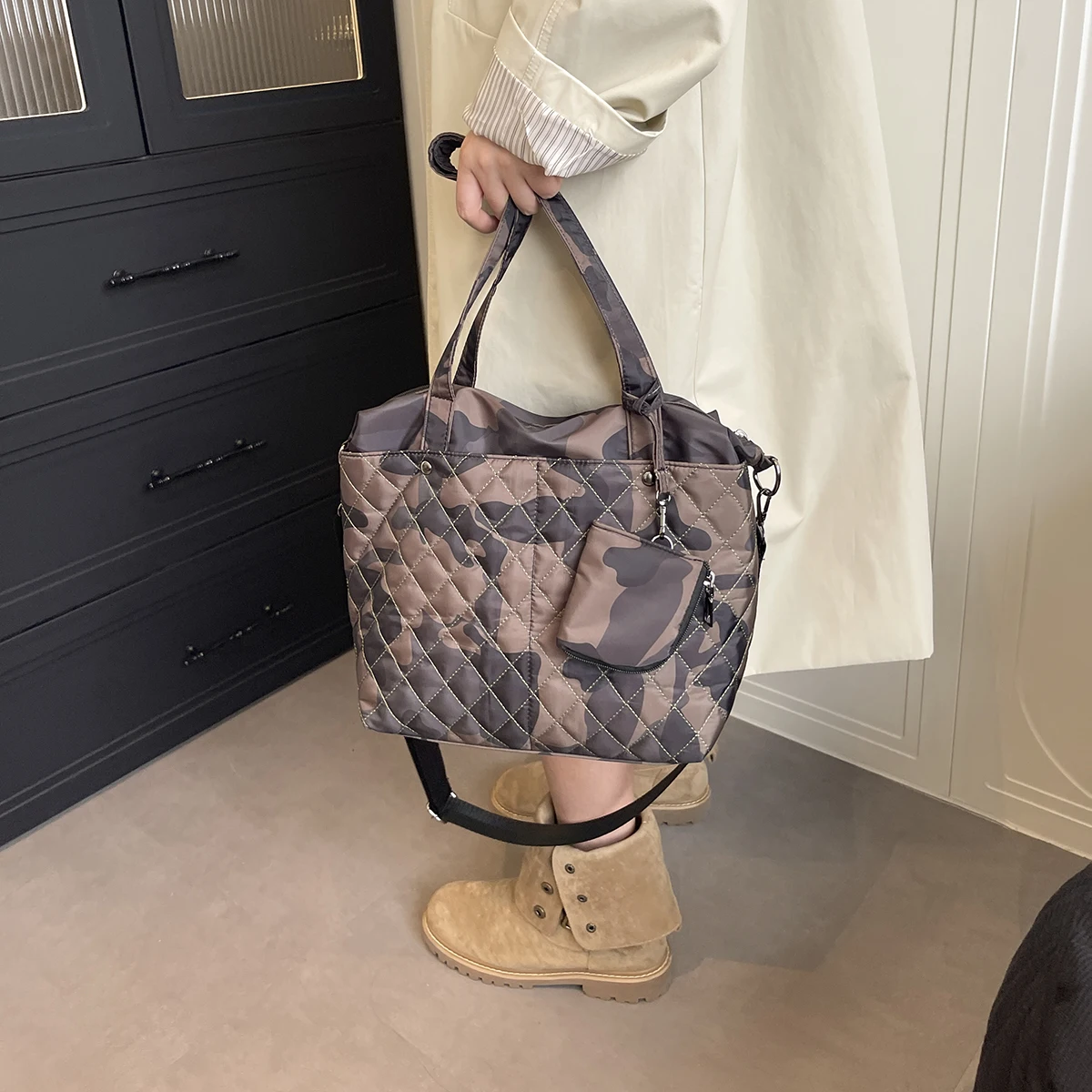 

Женская камуфляжная стеганая сумка-тоут из нейлона с отстегивающимся ремнем, мини-кошелек для монет, большая сумка для работы и повседневного использования