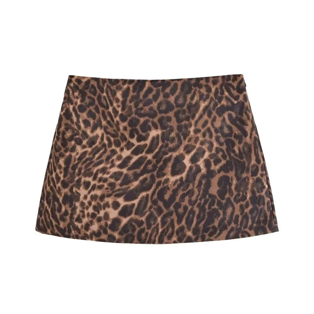 2024 autumn and winter new fashion women's retro leopard print short skirt, slimming versatile small skirt