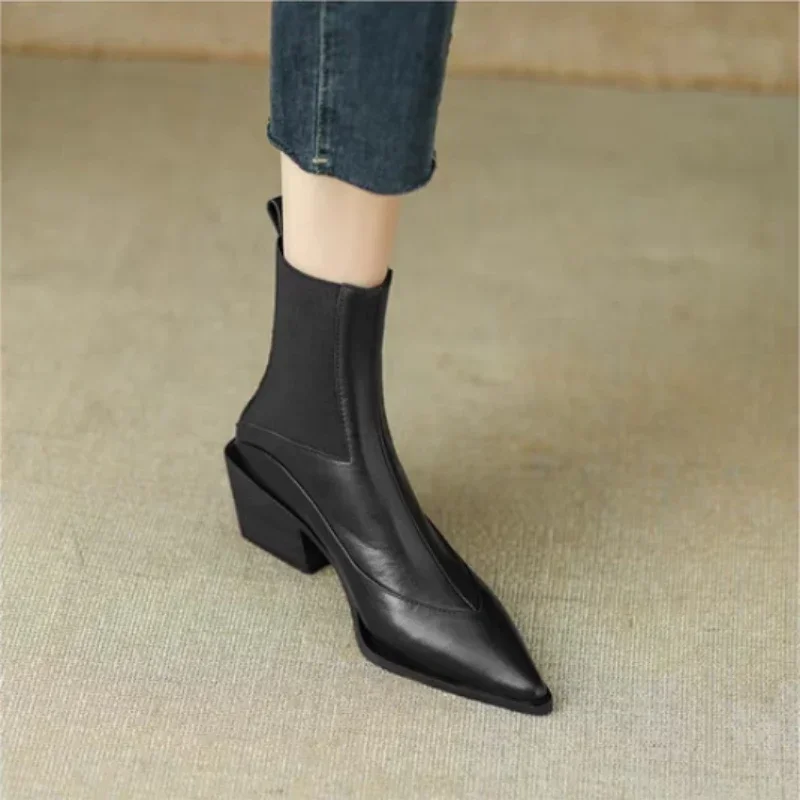 2024 Spring and Autumn New British Style Thin and Thin Women's Boots Pointed Toe Thin Side Zipper Black Nude Boots Women