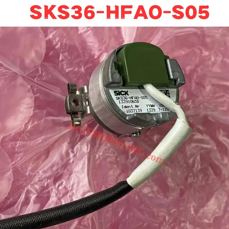 

Used Encoder SKS36-HFAO-S05 SKS36 HFAO S05 Normal Function Tested OK