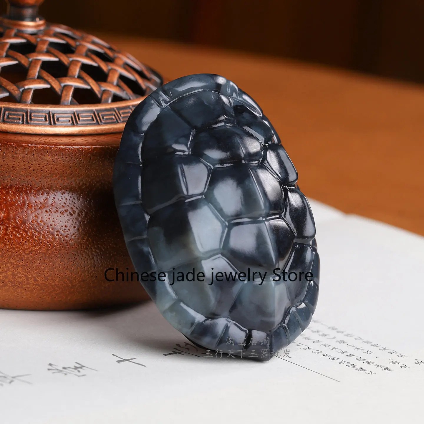 New natural Hetian jade rich Jiatian hand handle piece Xinjiang blue and white material tortoise shell play piece men's and wome