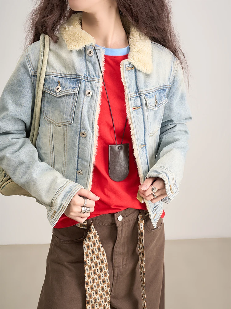 

Джинсовая куртка в стиле ретро с эффектом потертости, с меховым воротником и утеплением для женщин от LAN VIVIER, короткое пальто с длинными рукавами