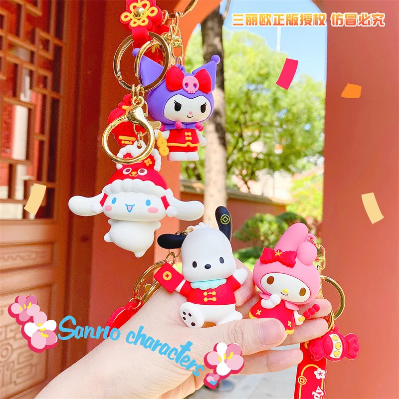 

Sanrio Keychain Cinnamoroll Kuromi MyMelody Cute Cartoon Dol New Year Key Pendant Chain Pendant Car Key Bag Decor Christmas Gift