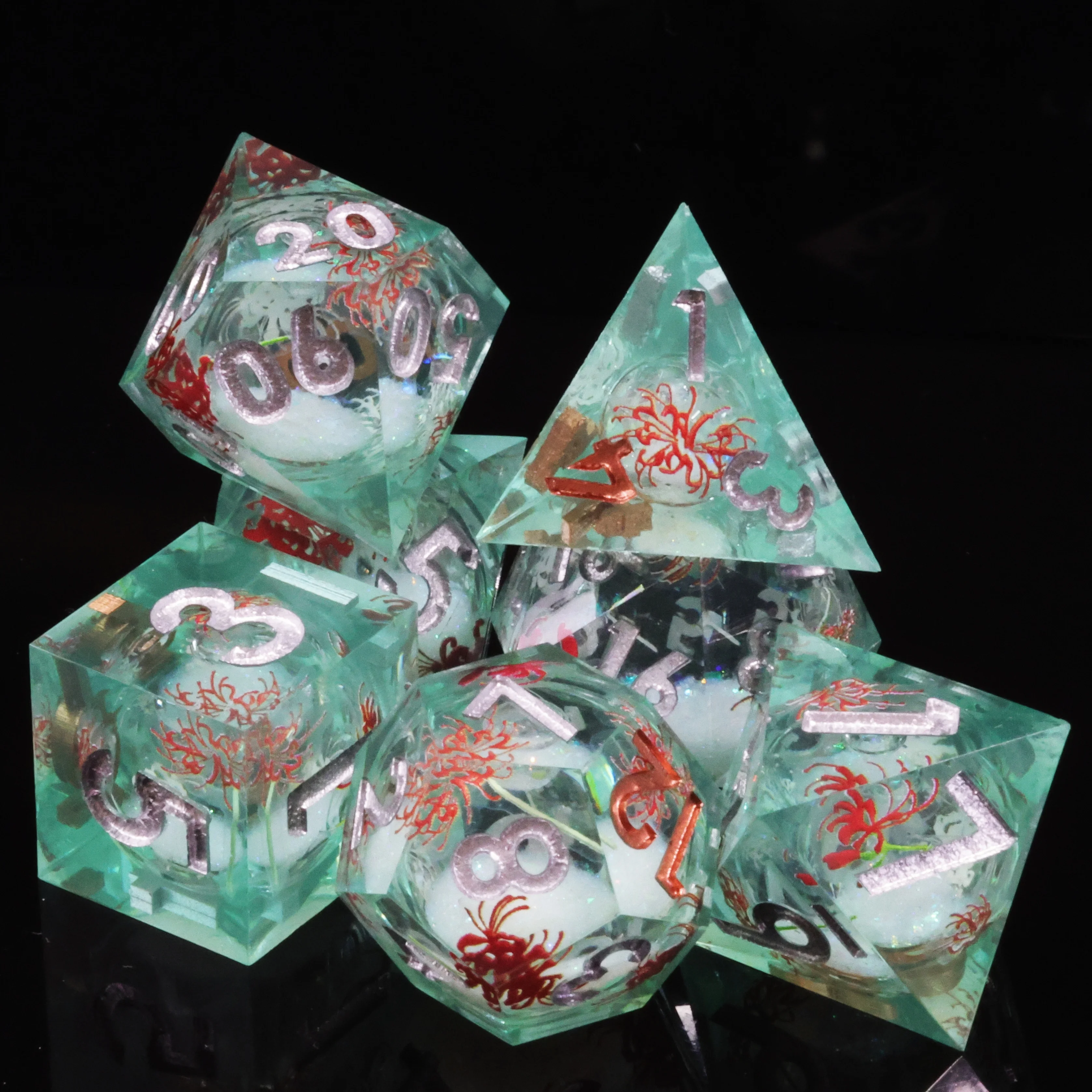 

MINI PLANET DND Liquid Core Dice Set for TRPG Dungeons&Dragons Tabletop Game Sharp Red Spider Lily Handmade Resin Dice D6 D20