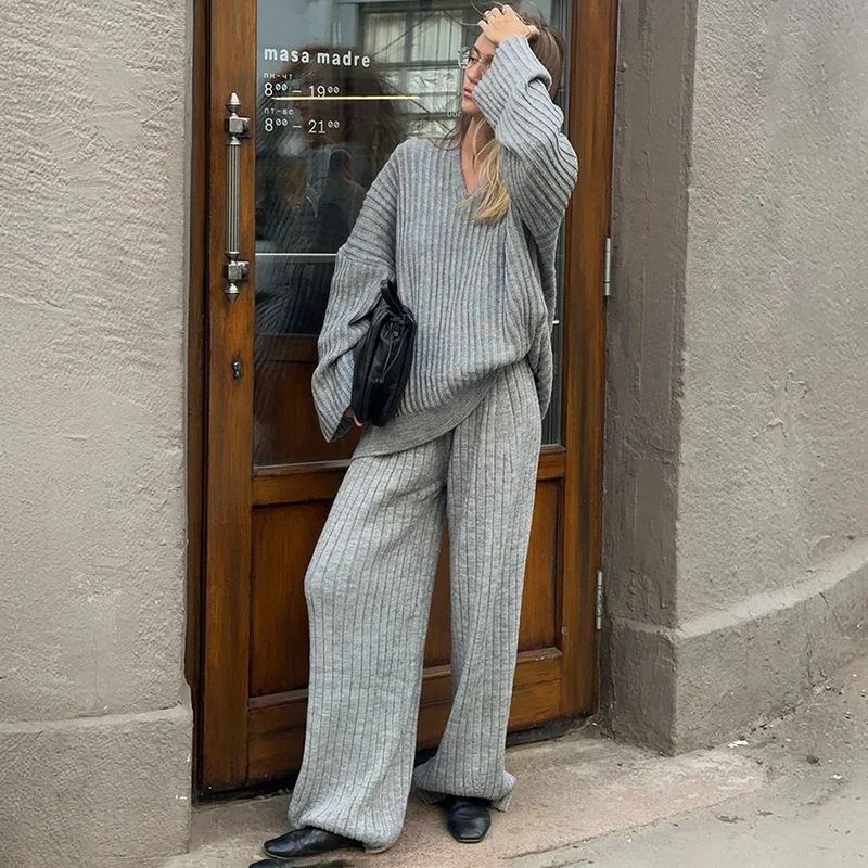 Pantaloni da donna Abito maglione con scollo a V Pullover larghi a costine Pantaloni casual solidi Abiti da pendolarismo in maglia femminile 2025 Moda