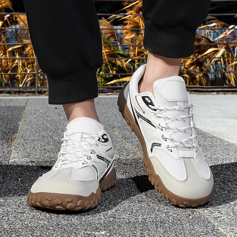 

Wide Men's Casual Sports Shoes Cushioning Anti-Slip Mesh Breathable Wide Head Road Running Shoes Suitable for Outdoor Sports