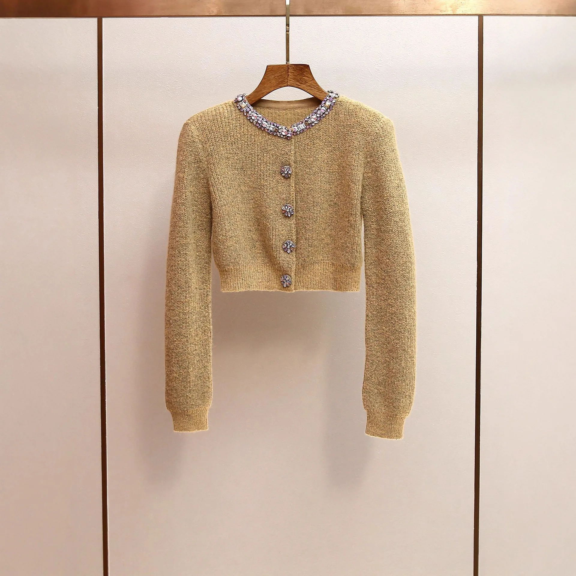 

Autumn New French Style Tweed Plush Knit Cardigan with Rhinestone Trim, Slim-Fit Short Long-Sleeve Sweater Top