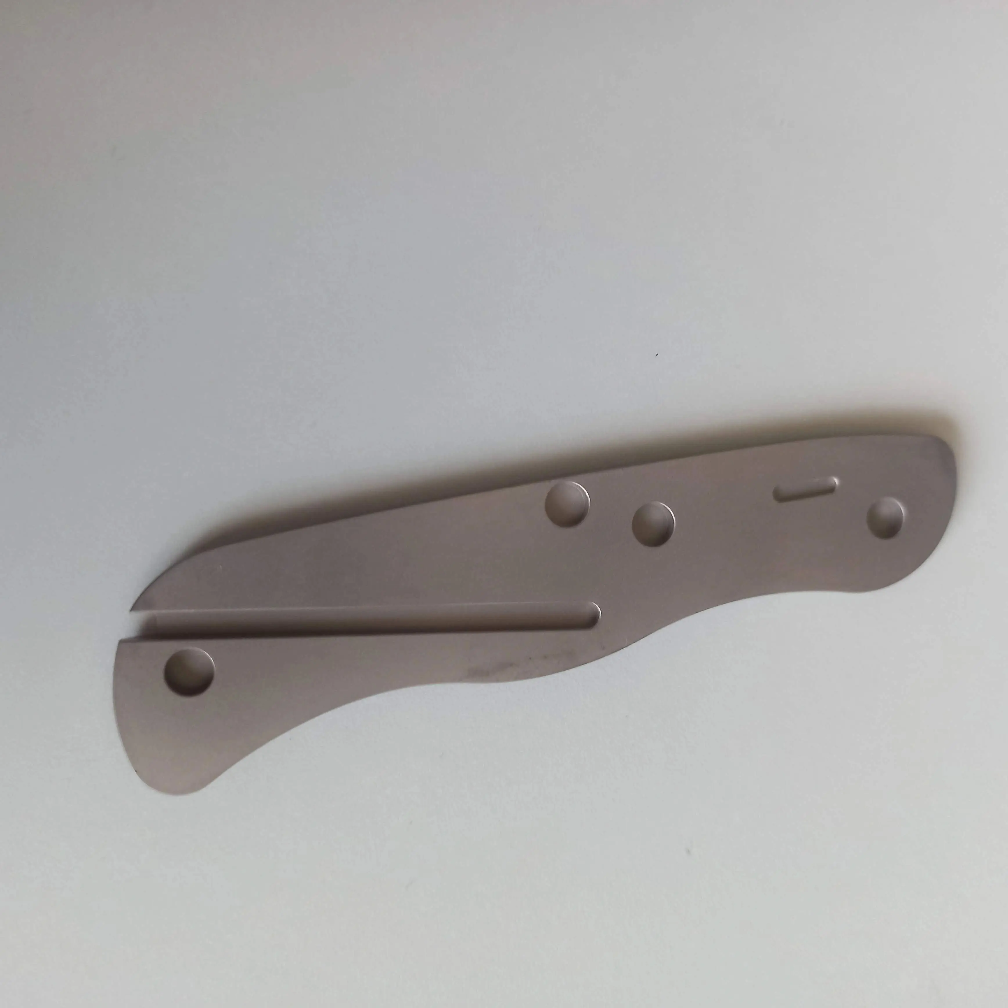 

1 пара рукояток из титанового сплава для швейцарского армейского ножа Victorinox 111 мм