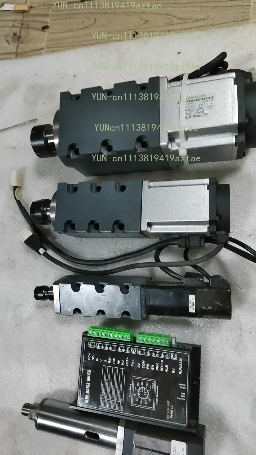 Square-shaped direct-connect servo spindle power head square cutting head side milling head Without motor