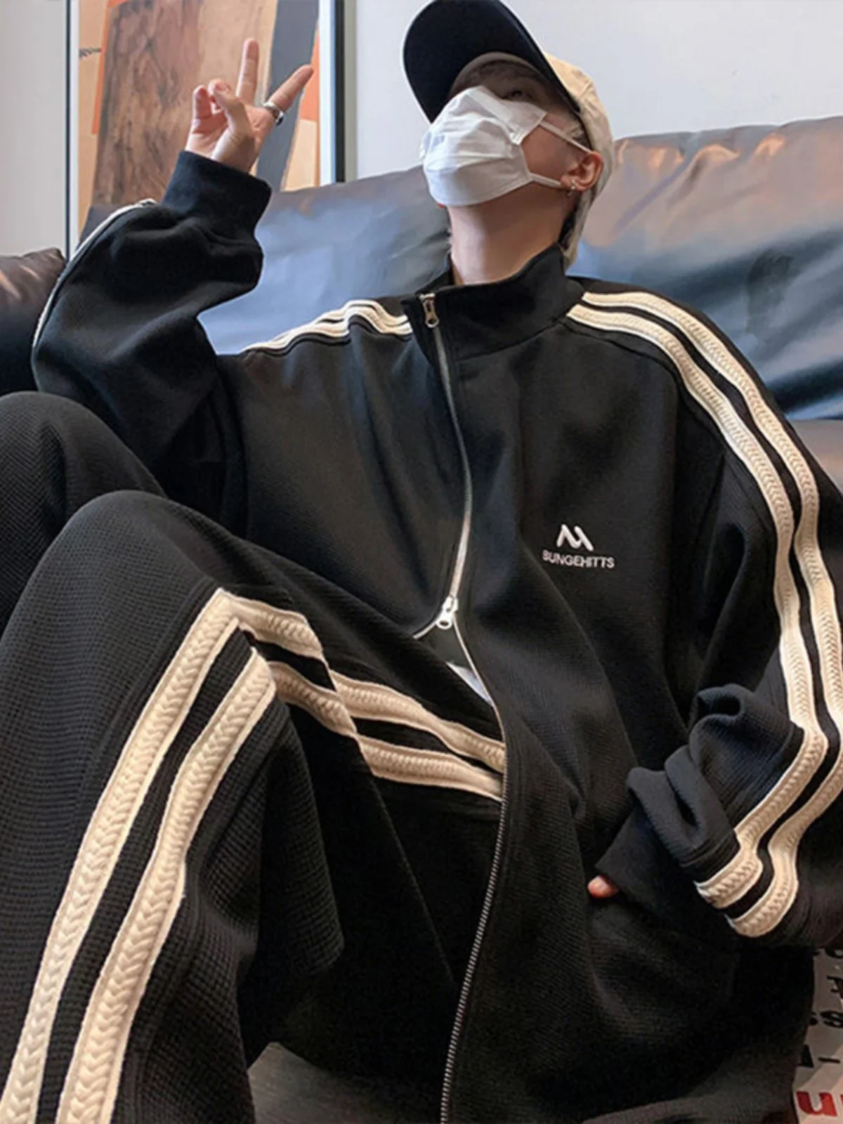 

Комплект осенней спортивной одежды для подростков: крутой свитшот в американском ретро-стиле и длинные брюки для старшеклассников