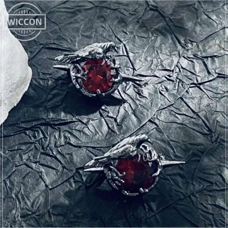 تأثيري كين تشي لعبة الحب والفضاء العميق تأثيري سيلوس ملحق الدعامة قلادة قلادة بروش جلدية سوداء المختنق كوميك كون Disgu