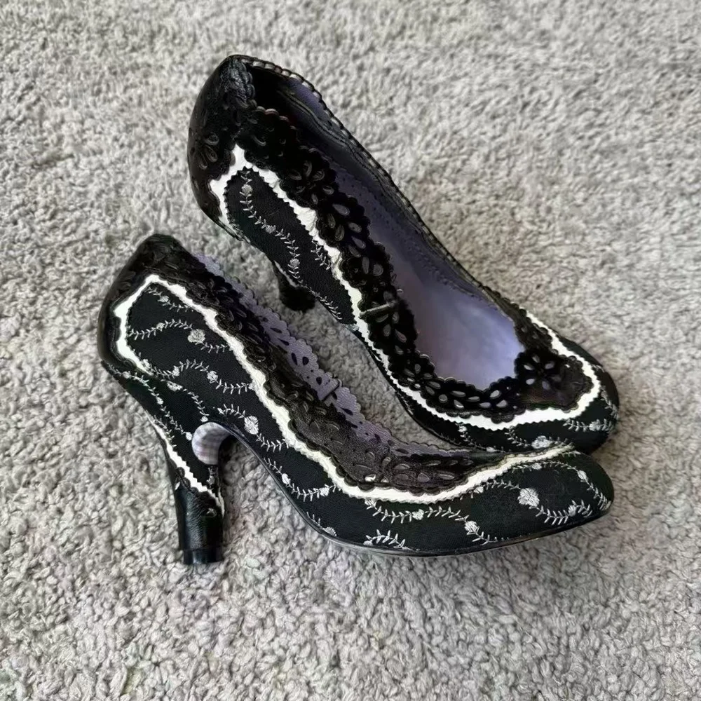 

Black-White Embroidered Round-Toe Heels Openwork Lace Detail Stiletto Heel Elegant Purple Lining Retro-Chic Style Lady Shoes