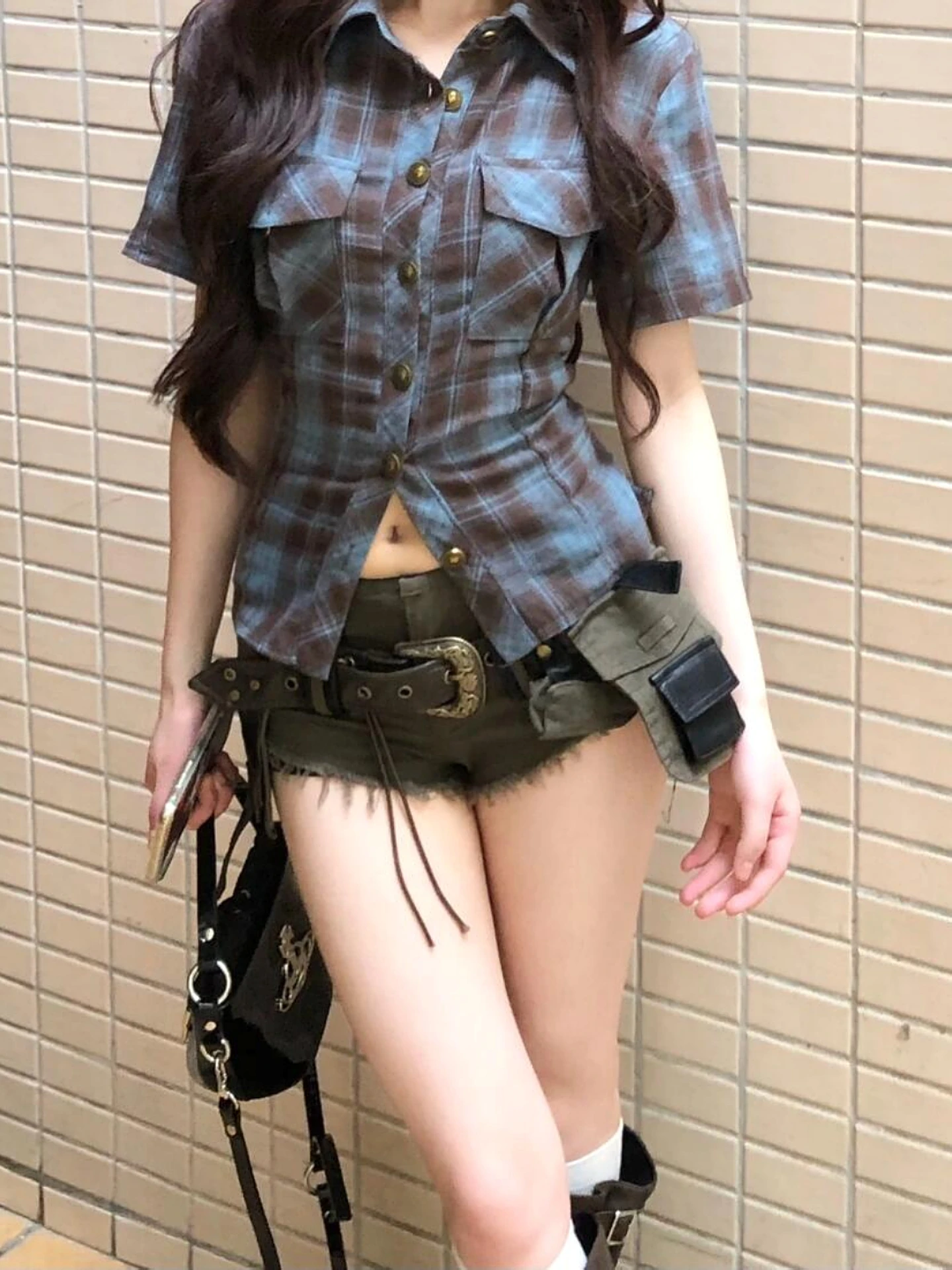 

Шорты-клеш с низкой талией и поясом в американском ретро-стиле, женские летние модные шорты с рваными краями