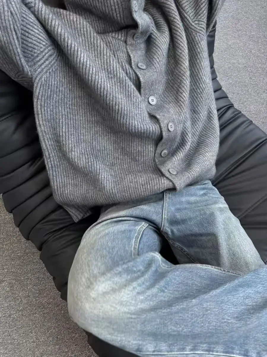 

Мужские пуловеры с меховым воротником, серые, легкие, эластичные, нейтральные, элитные, с отличными отзывами, самые продаваемые, любимые покупателями.