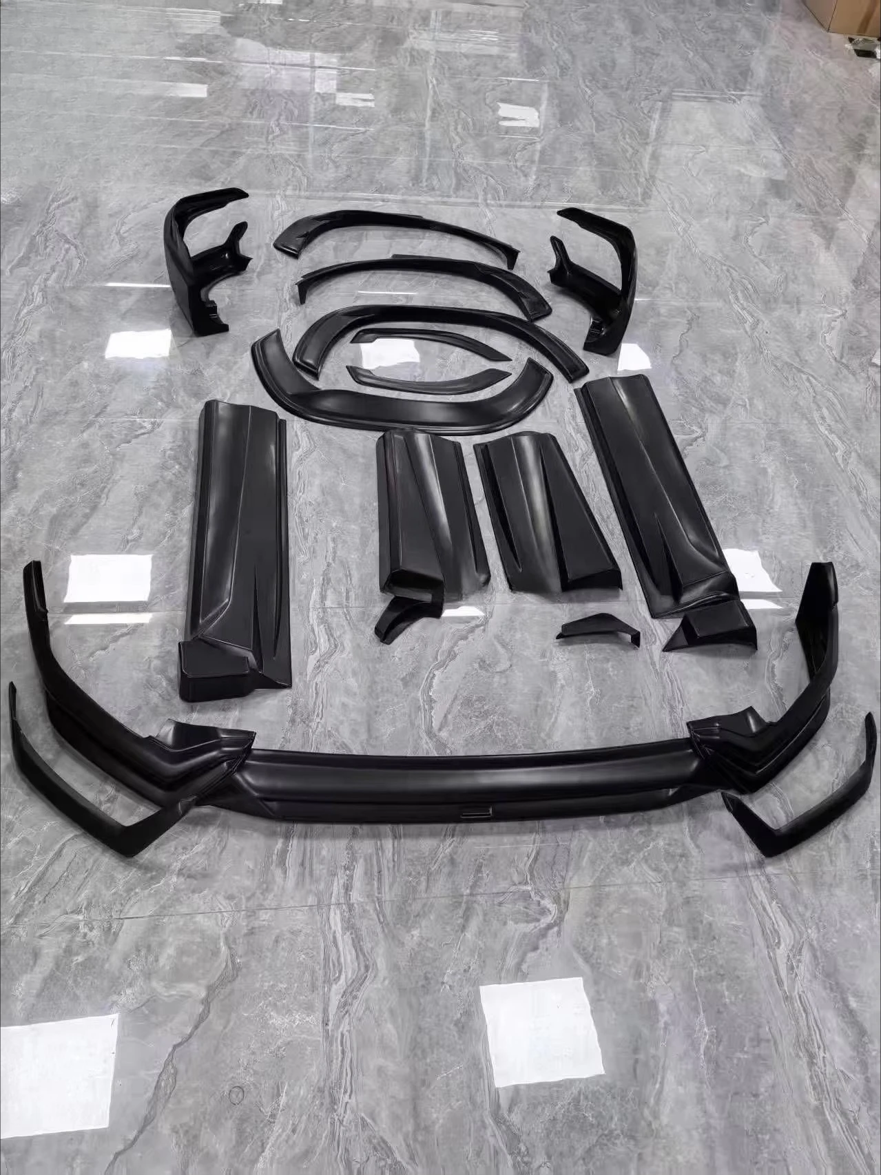 

Polypropylene front and rear bumper body kit without color separator rear diffuser side skirt for 2021 Wide Body Kit