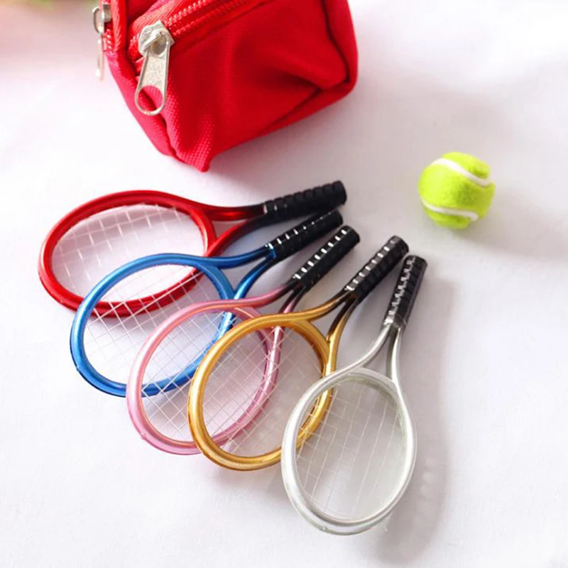 1Set Random Color Dollhouse Miniature Tennis Racket With Ball Model Mini Tennis Balls Doll House Stadium Scene Decor Accessories