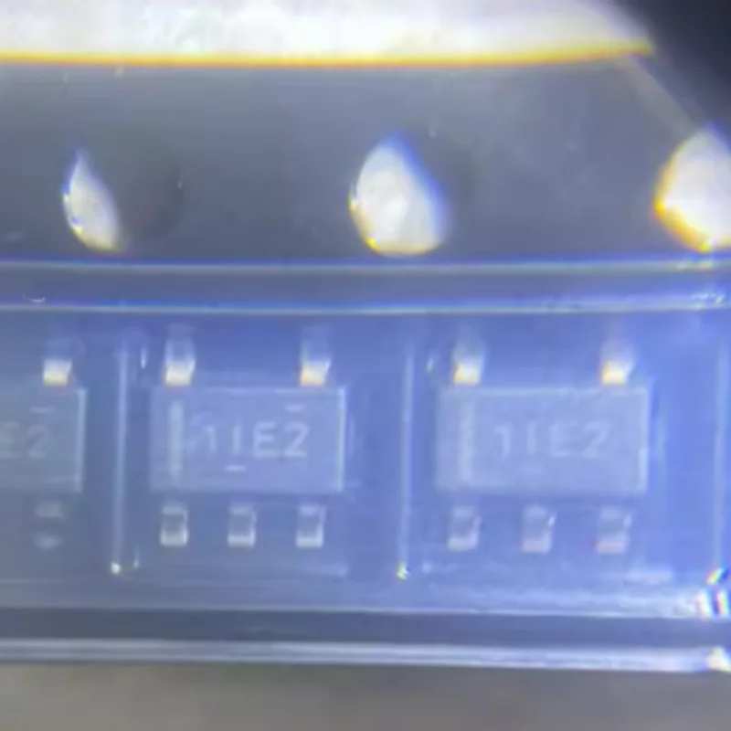

5pcs/lot 1IE2 TLV7031DBVR Brand New Original Genuine Linear IC Analog Comparator Chip SOT23-5