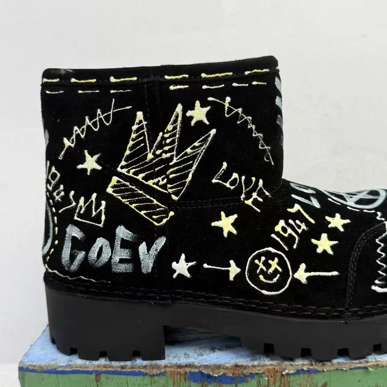 リアルピクチャー女性用高品質手作りグラフィティチャンキーソールブガン冬用スノーウール暖かいブーツ