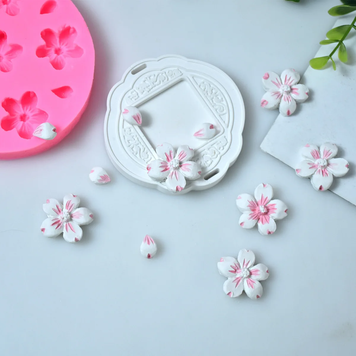 New Hot Mould DIY Baking Tools Japanese Sakura Liquid Fragrance Decorative Plaster Mold Home Fondant Chocolate Silicone Molds