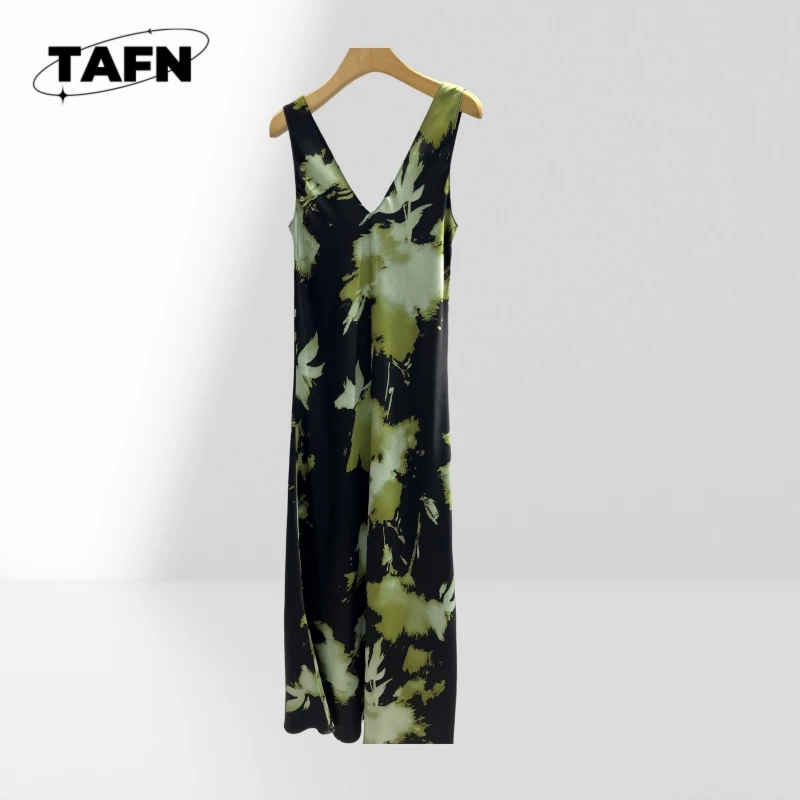 

Comfortable Simple Temperamental All-Match Niche Classic Style Cashmere Dress – Retro Design for Casual Occasions AF2108