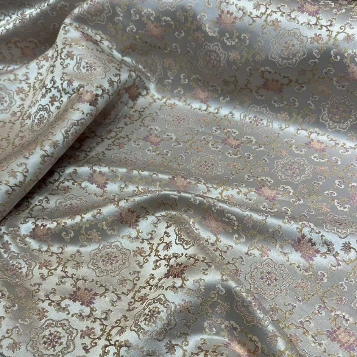 Pink Dyed Interwoven Brocade Blended Song Dynasty 30 Silk 42 Momme140 Door Width New Chinese Coat Vest Bed Cover Cloth Fabric