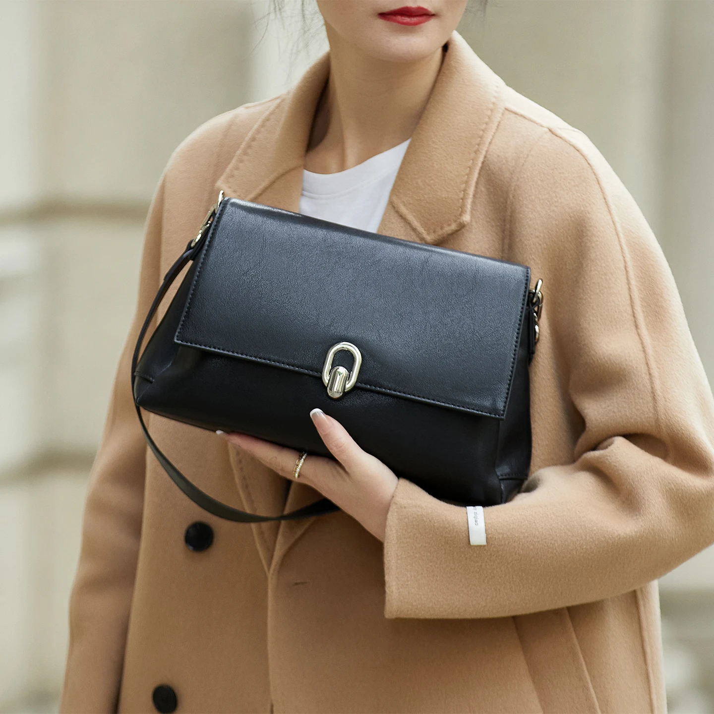 

Лимитированная серия: Классическая черная кожаная сумка-мессенджер ручной работы из натуральной кожи для женщин, модель 2026 года # SC2186