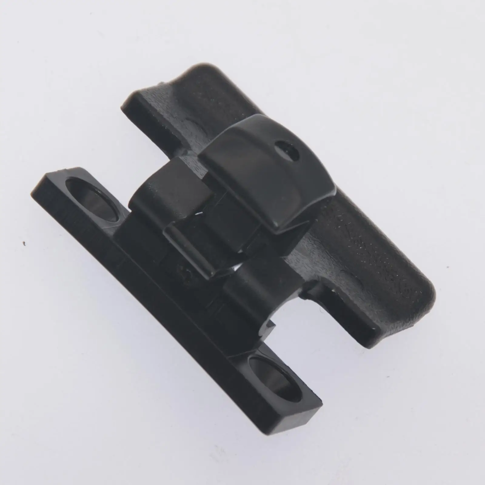 

Защелка крышки подлокотника верхней центральной консоли заменяет профессиональный прочный автомобильный центр