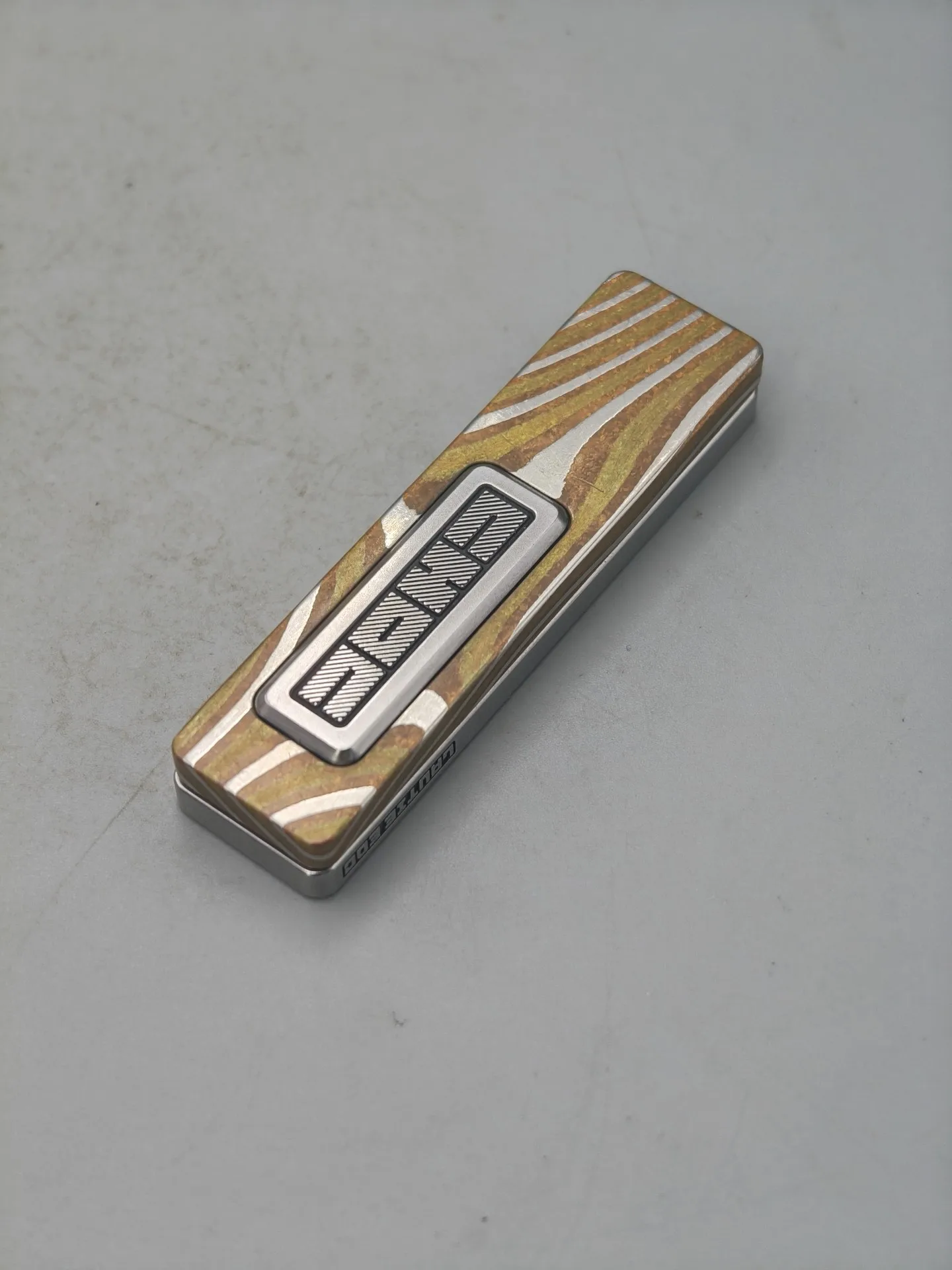 Used EDC Lautie Copper Horse Chocolate, Mechanical Push Card Edc Metal Decompression Toy Tide Play Black Technology Face Fried