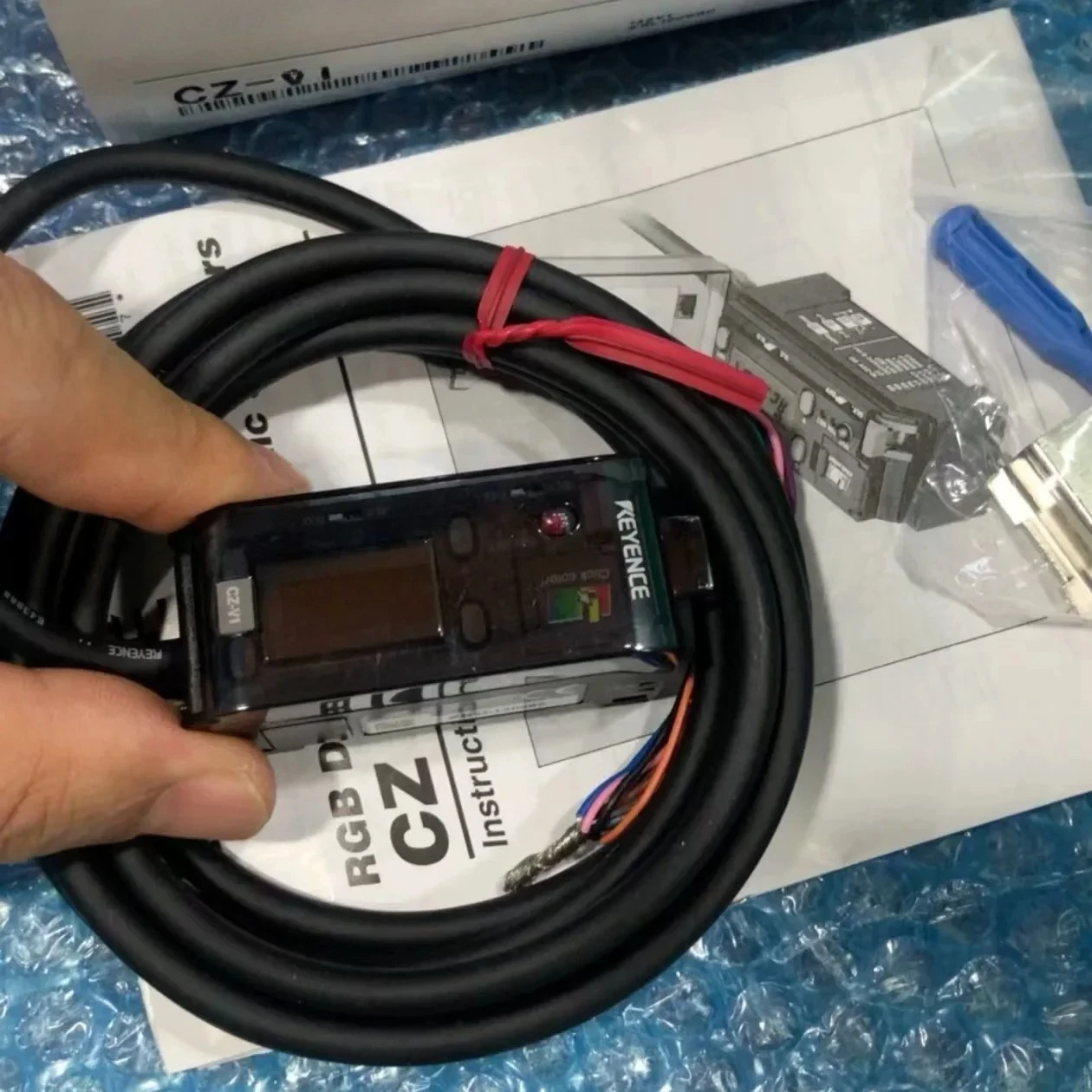 New Keyence CZ-V 1 Digital Barcode High Speed Industrial Scanner for Factory Automation