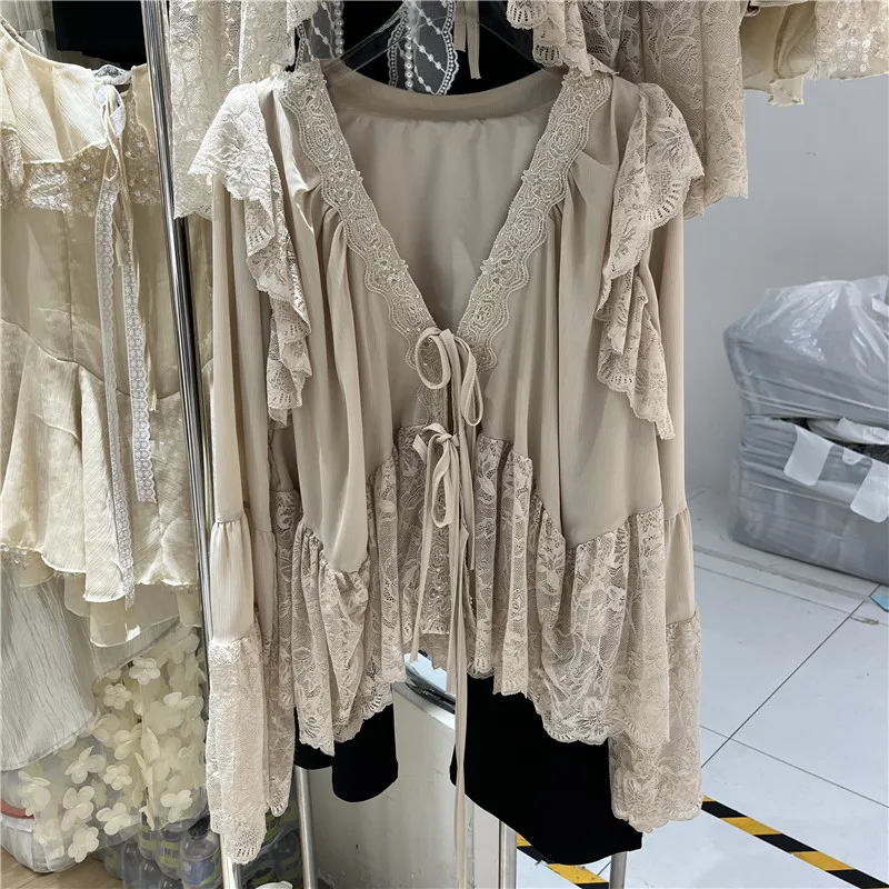 

Loose Lace Patchwork Bell Sleeve Shirt Women's Summer New Style V-neck Chiffon Top Korean Style Commute Fashion Regular Sleeve