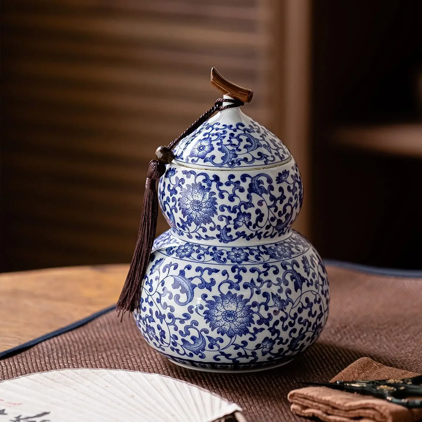 Premium 2026 New Arrival Chinese Large Ceramic Airtight Tea Canister Moistureproof Green Black Tea Storage Jar Home Kitchen Deco
