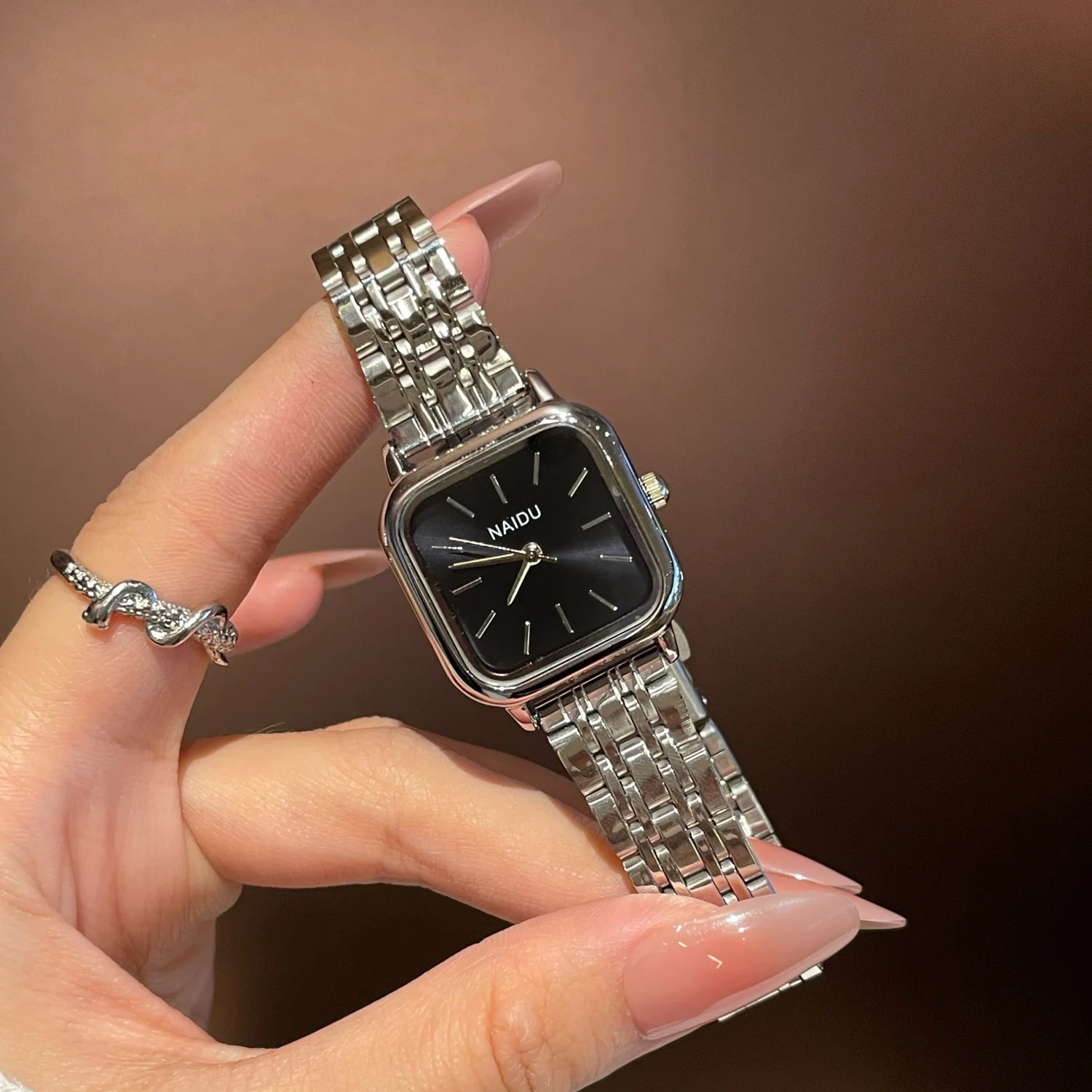 

Popular Women Quartz Watch Square Dial Ladies Silver Steel Strap Bracelet Watches Business Wristwatch Folding Clock Relojes