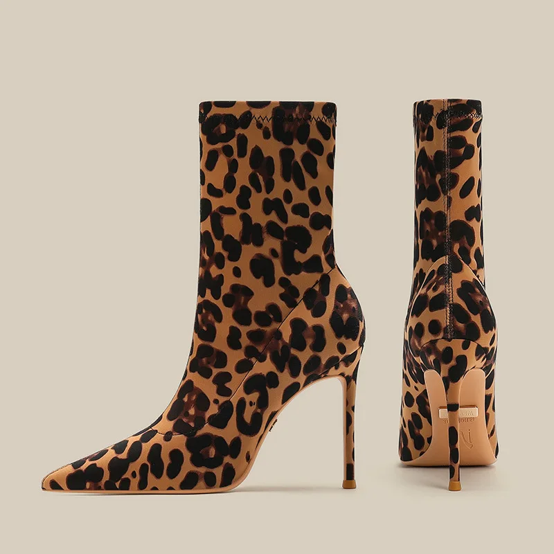 New leopard print boots for women, versatile winter style, slim boots, leopard print pointed toe, slim heels, suede high heels