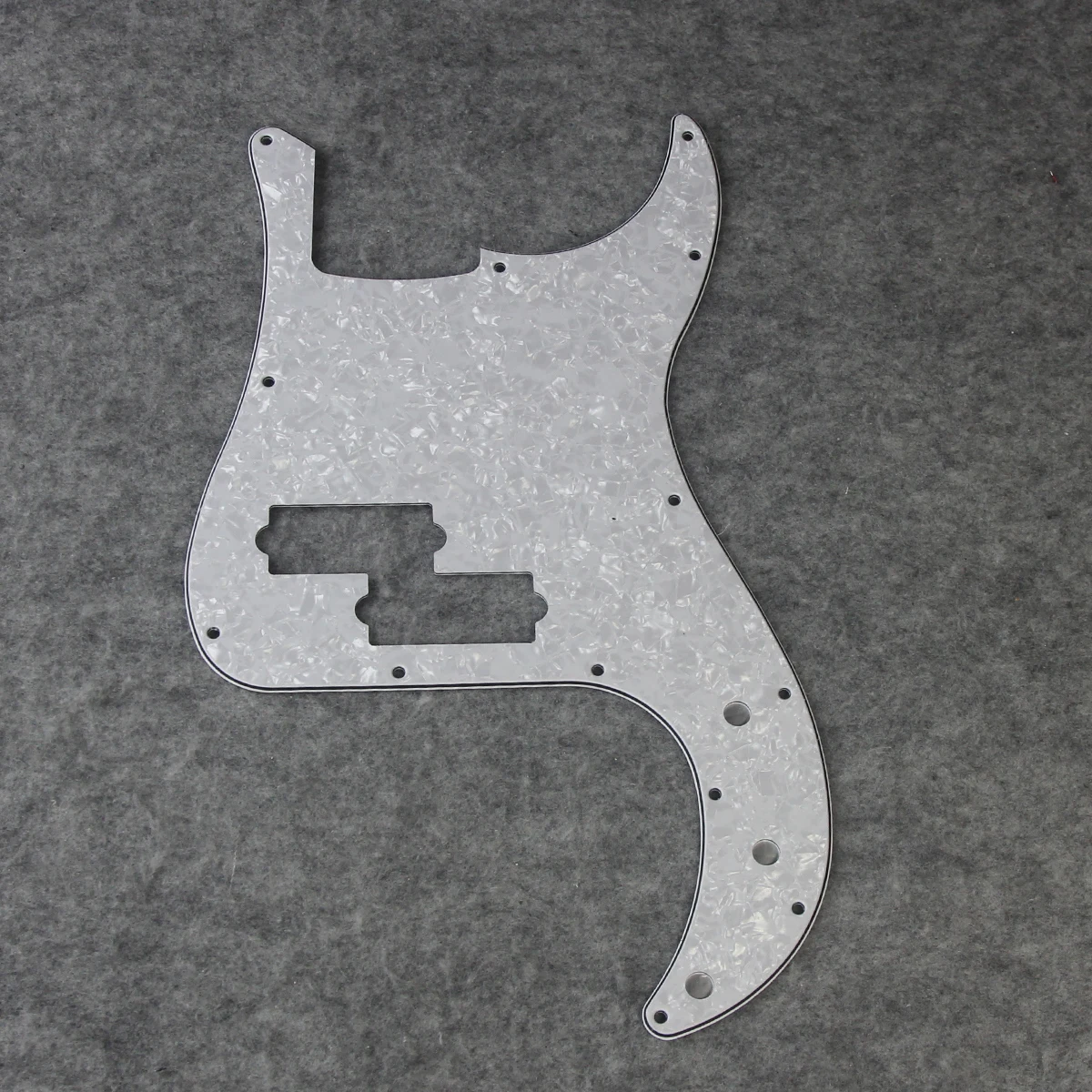 FLEOR 1 Stück PB Bass Schlagbrett Bass 4 Saiten PB Bass Schlagplatte 13 Löcher mit Schlagbrettschrauben – Detail 11