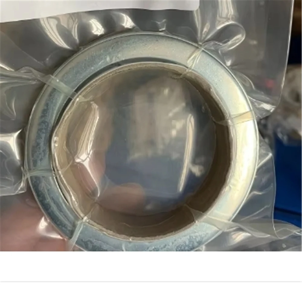 

1pcs Compressor shaft sleeve oil seal 1621484000