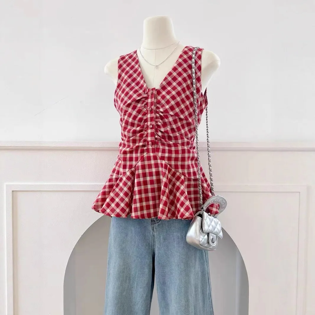 Spring and Summer 2026 French Solid Color Plaid V-neck Sling Vest Women's New Beautiful Back Pleated Waist Sleeveless Top Tide