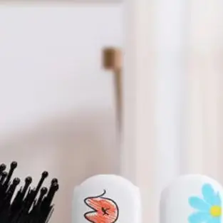 

1 шт., щетка для волос с щетиной гривы, белая складная портативная расческа, карманная складная дорожная массажная щетка для укладки волос, подарок для салона