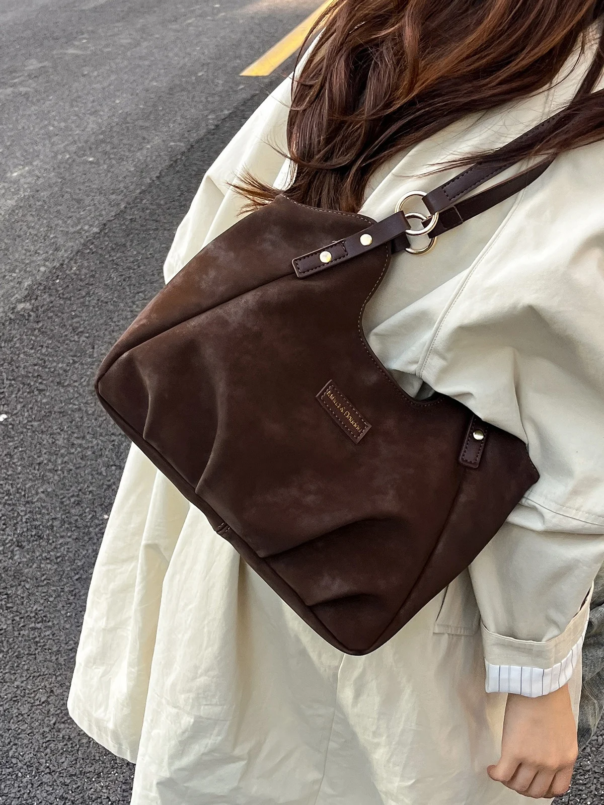 

Casual Retro Matte Large Capaci Women's oulder Bag 2025 New Commuter Versatile Tote Bag for Outdoor Work