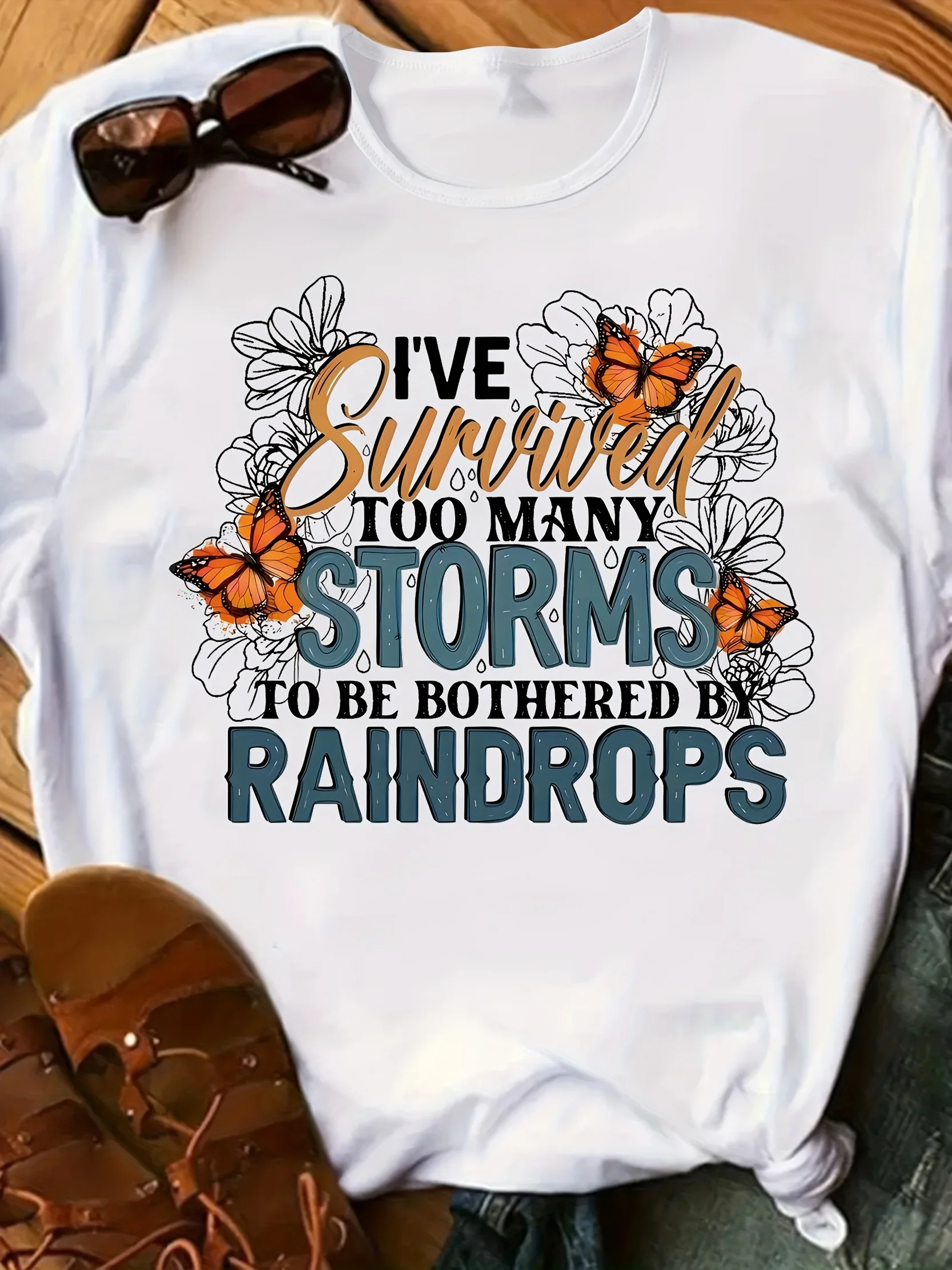 Women's butterfly English letter pattern printed T-shirt suitable for daily travel and casual clothing in spring and summer