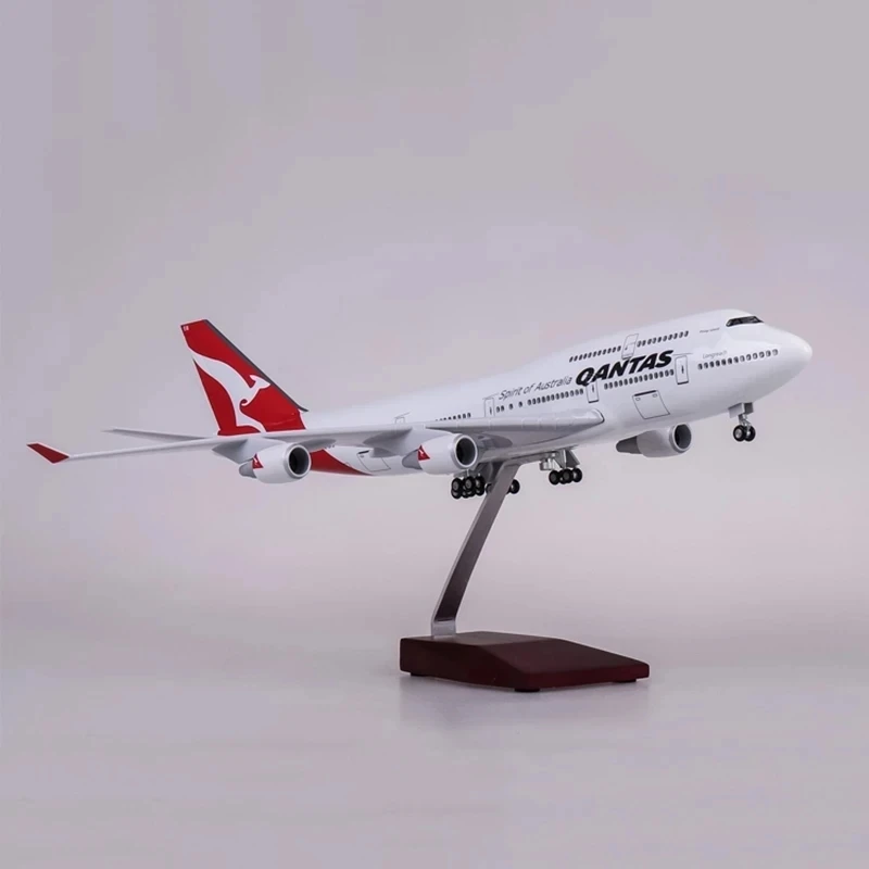 Imagem -03 - Qantas-brinquedo Modelo de Avião com Luz Led e Roda Landing Gear Diecast Avião de Resina 747 B747 150 Escala 47cm