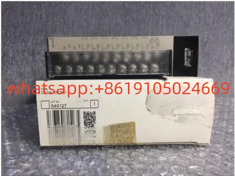 

New Original Module CS1W-OC211 CS1W-OC201