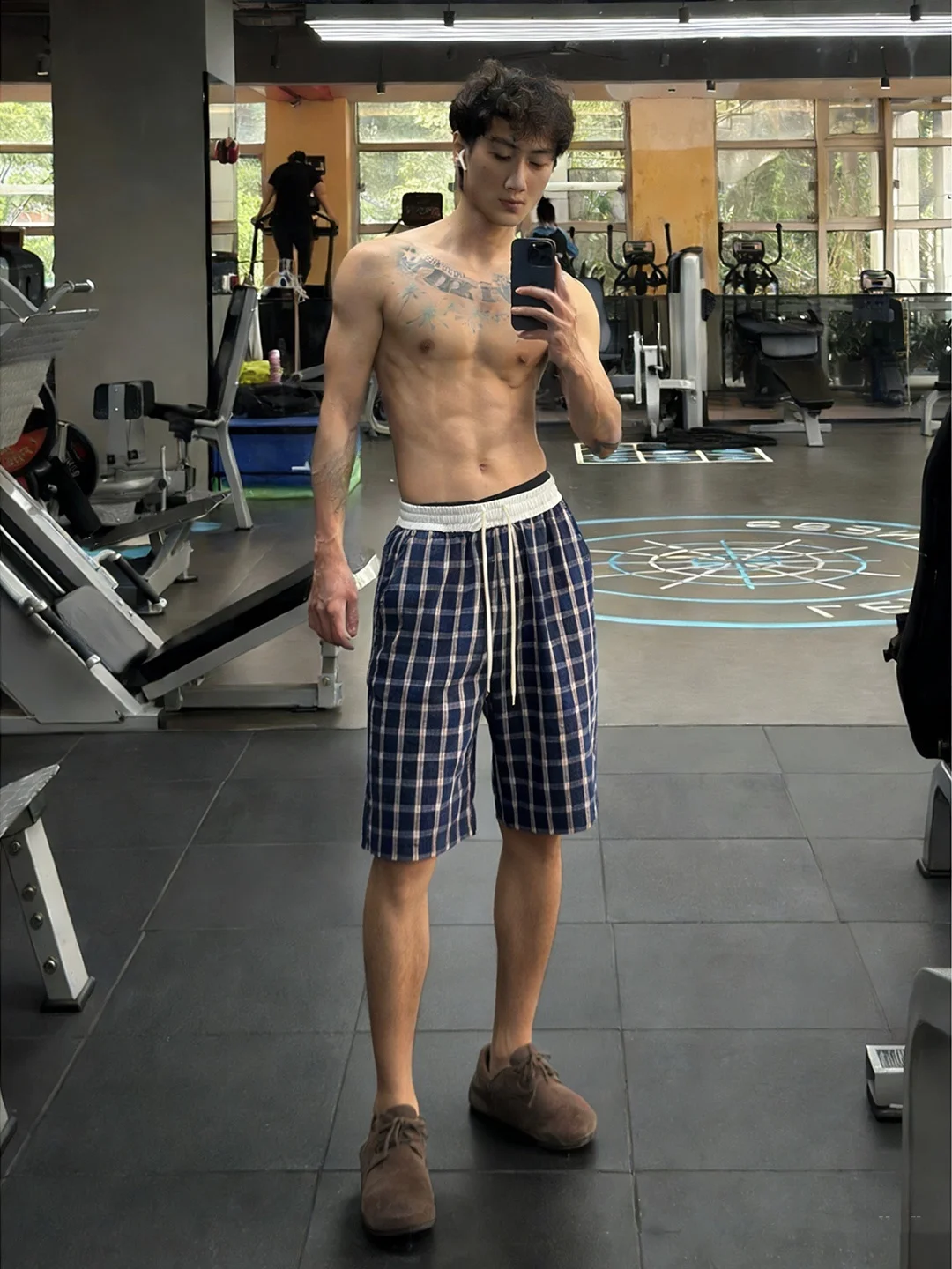 

Синие мужские спортивные брюки из быстросохнущей ткани Bubble Cloth, летние, для фитнеса, в американском повседневном стиле, укороченные, свободного кроя, для подростков.