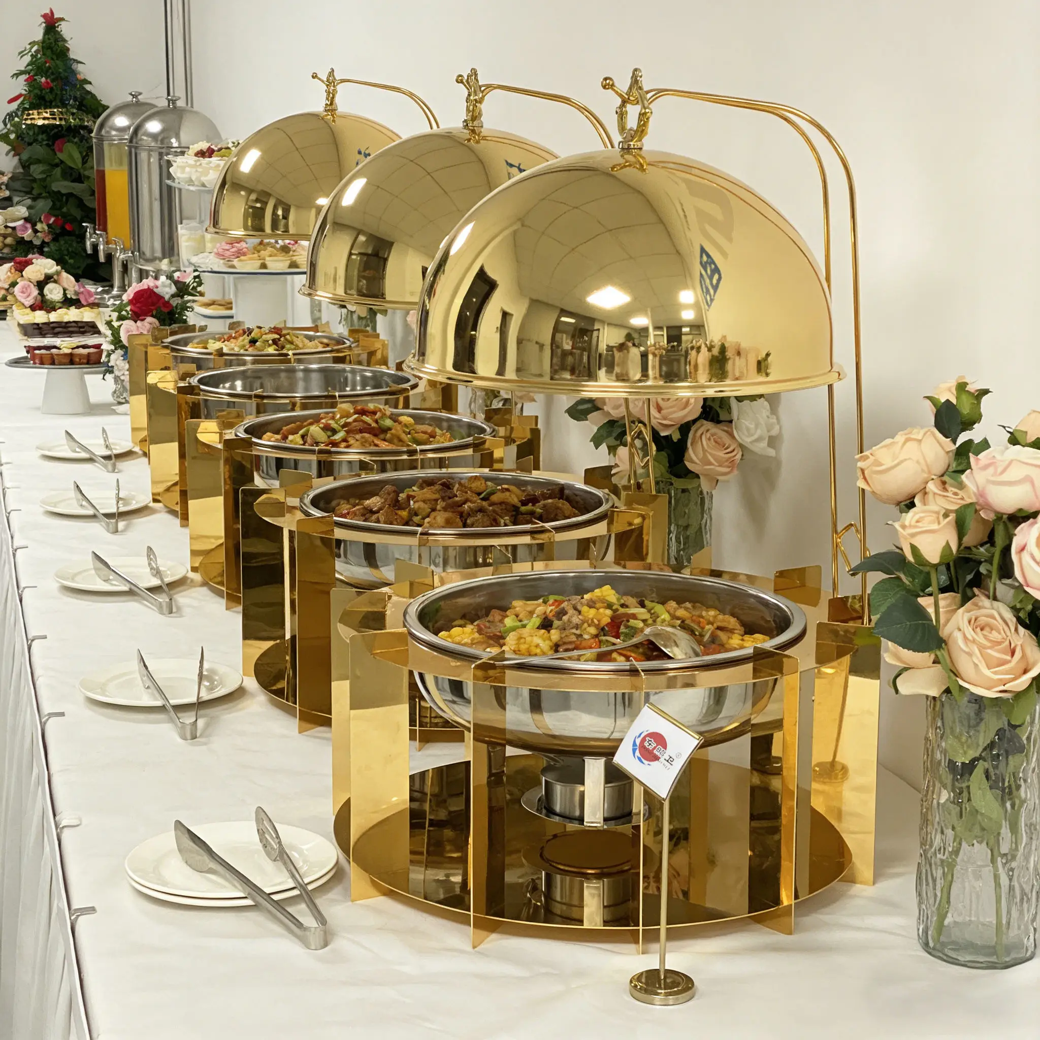 Hotel Luxury Gold Chafing Dish Buffet Set Stainless Steel Food Warmer Hanging Lid Cheffing for Catering Weddings Arabic Banquet