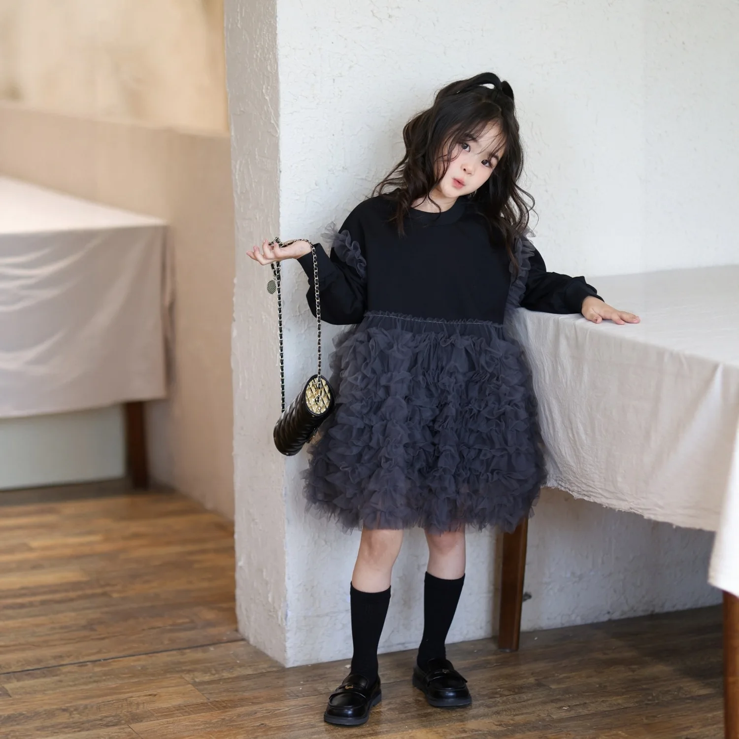 

Girls Gray Gauze Skirt Cake Skirt Dress 2025 Autumn New Girls Fluffy Mesh Stitching Sweater Skirt Fashion